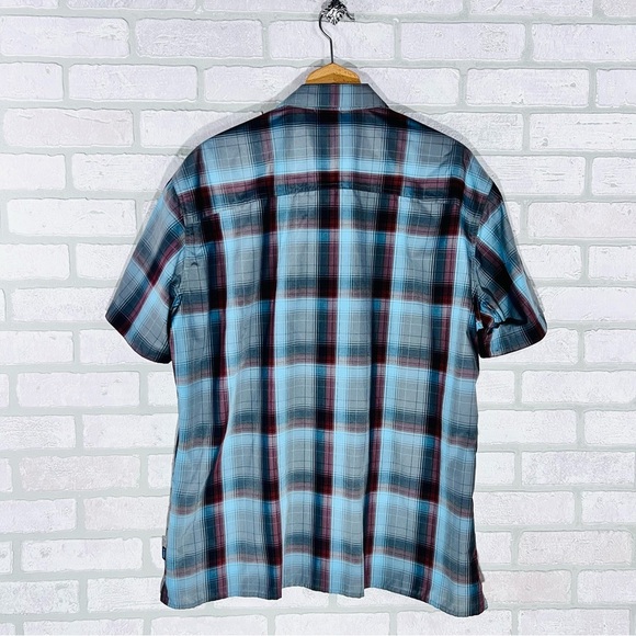 Kuhl Response Short Sleeve  Button Down Shirt in Plaid Size XL - Picture 4 of 9